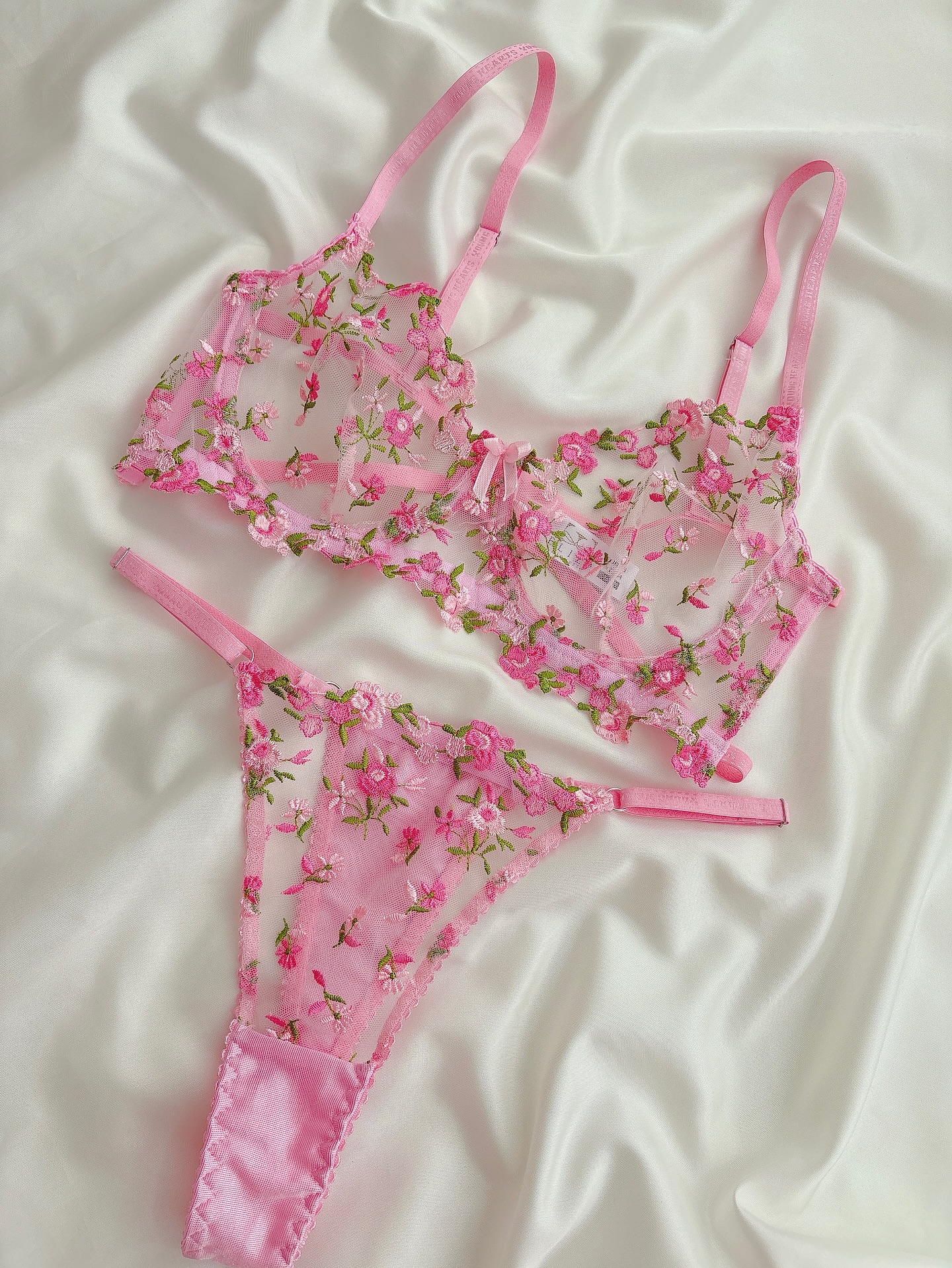 ست سوتین شورت دانتل صورتی